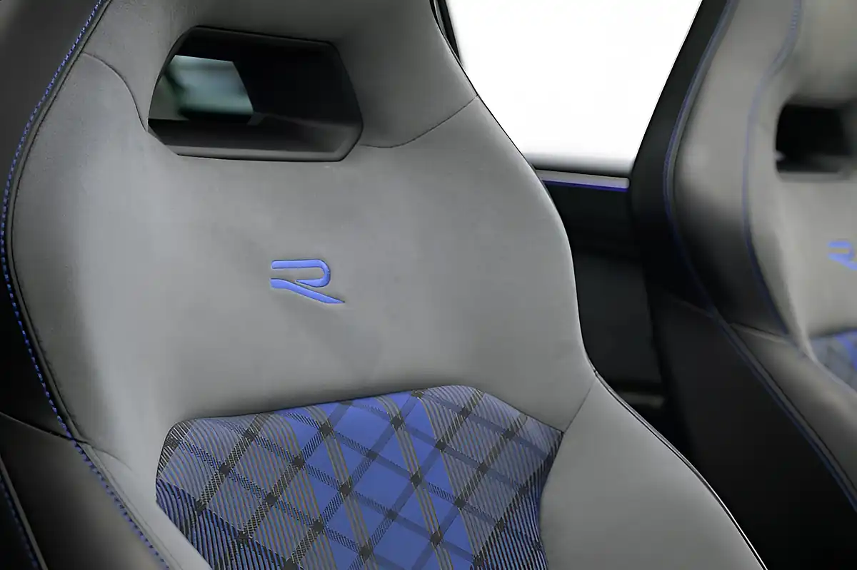 Used 2021 Volkswagen Tiguan R Blue - Interior and Exterior details 7