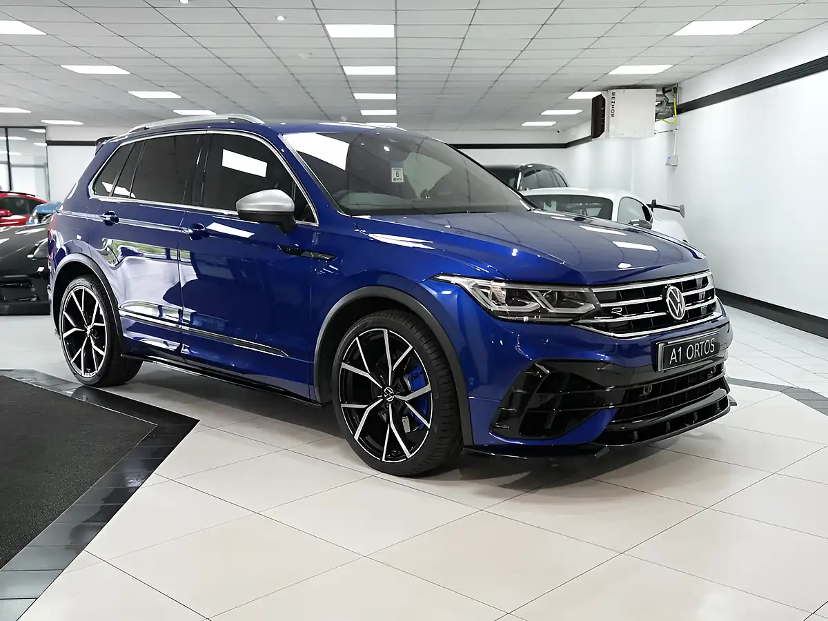 Used 2021 Volkswagen Tiguan R Lapiz Blue - Front View