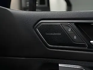 Used 2021 Volkswagen Tiguan R Lapiz Blue - Interior and Exterior details 12