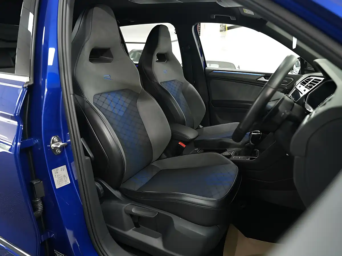 Used 2021 Volkswagen Tiguan R Lapiz Blue - Interior and Exterior details 14