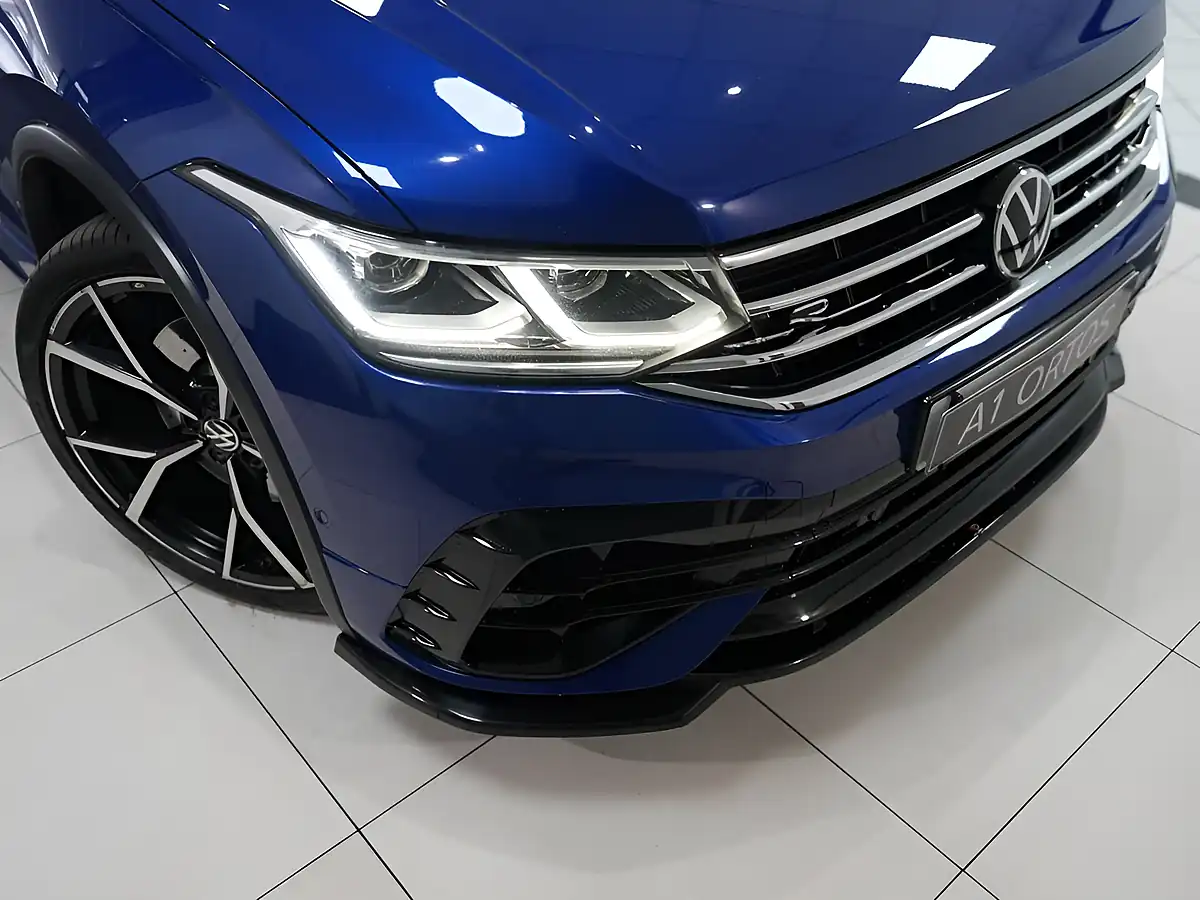 Used 2021 Volkswagen Tiguan R Lapiz Blue - Interior and Exterior details 19