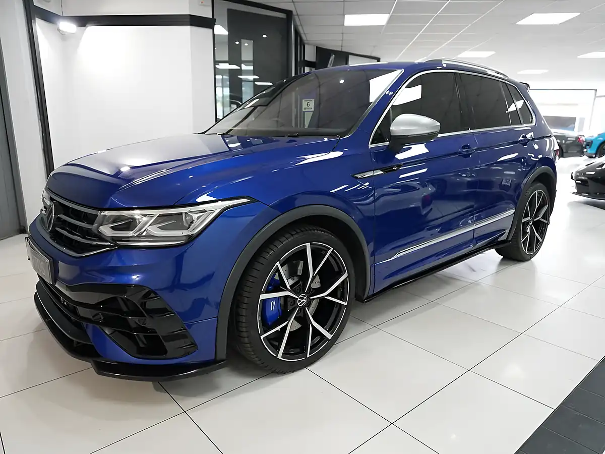 Used 2021 Volkswagen Tiguan R Lapiz Blue - Interior and Exterior details 4