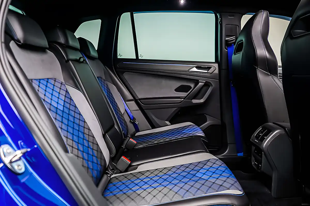 Used 2021 Volkswagen Tiguan R Lapiz Blue - Interior and Exterior details 7