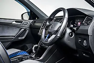 Used 2021 Volkswagen Tiguan R Lapiz Blue - Interior and Exterior details 8