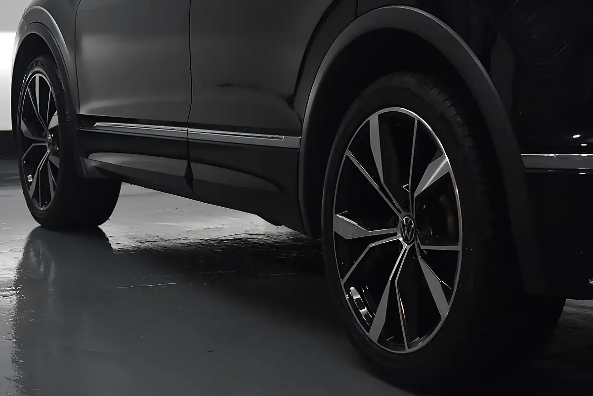 Used 2021 Volkswagen Tiguan R-Line Black - Interior and Exterior details 11