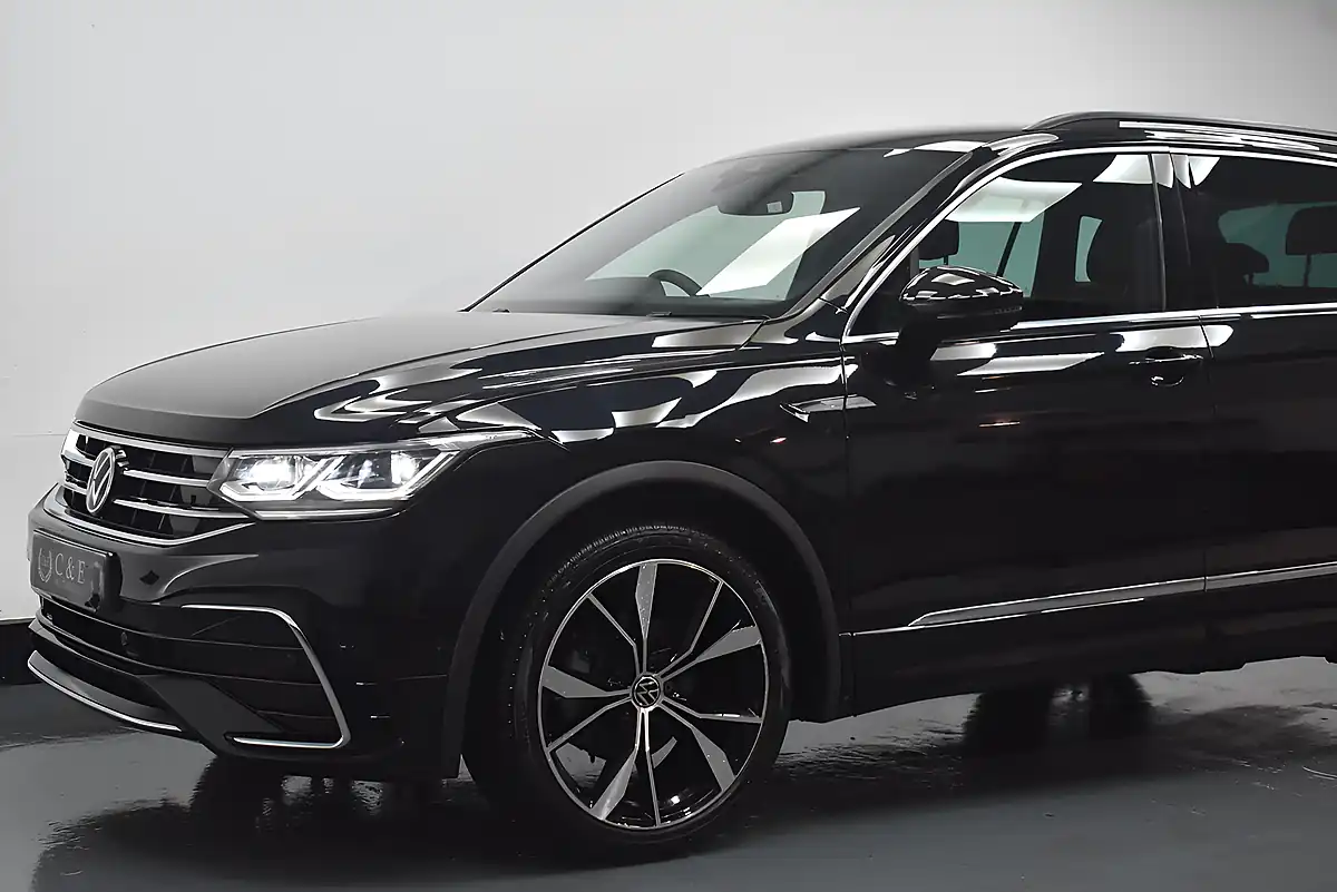 Used 2021 Volkswagen Tiguan R-Line Black - Interior and Exterior details 3