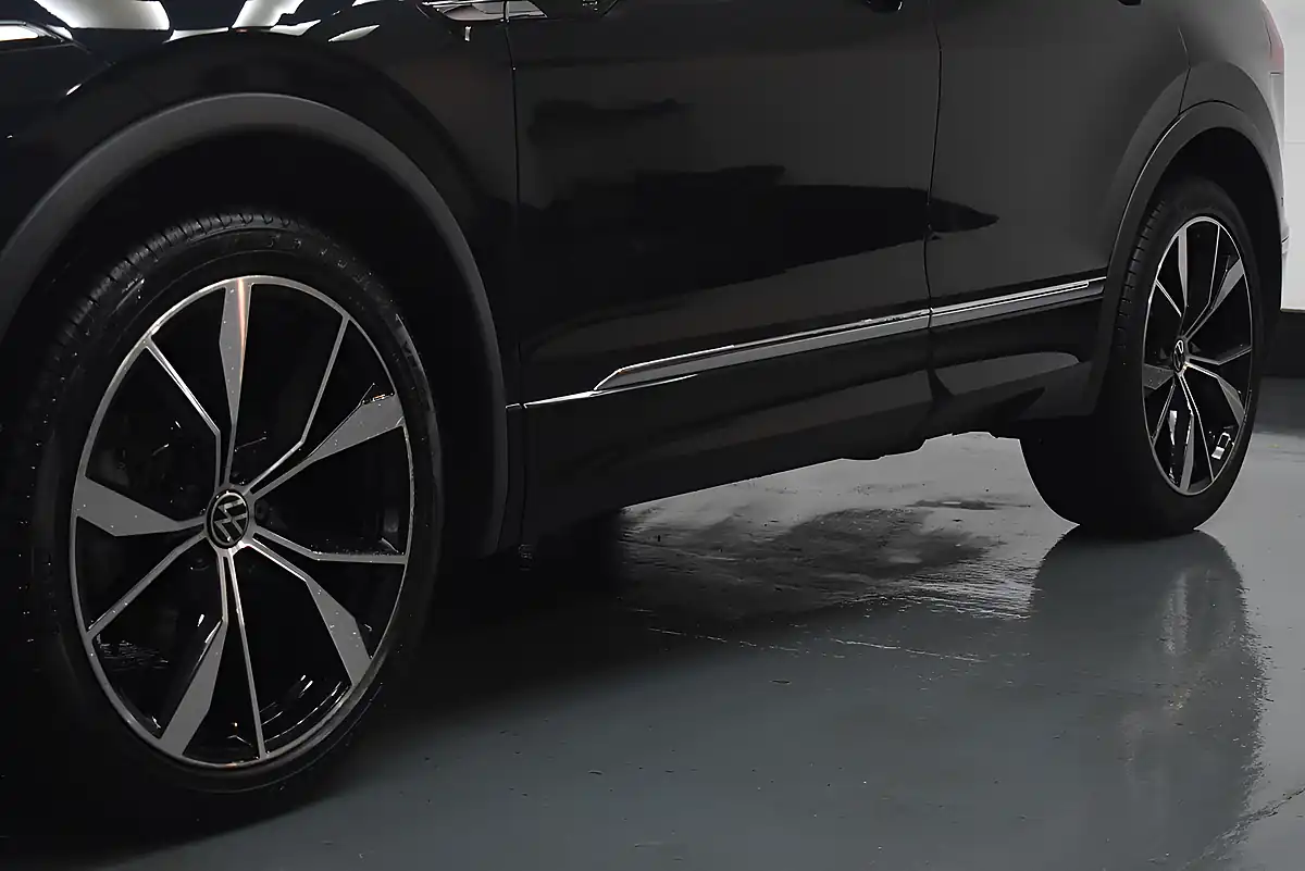 Used 2021 Volkswagen Tiguan R-Line Black - Interior and Exterior details 7