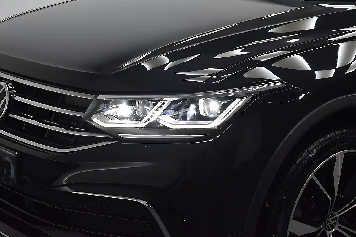 Used 2021 Volkswagen Tiguan R-Line Black - Interior and Exterior details 8