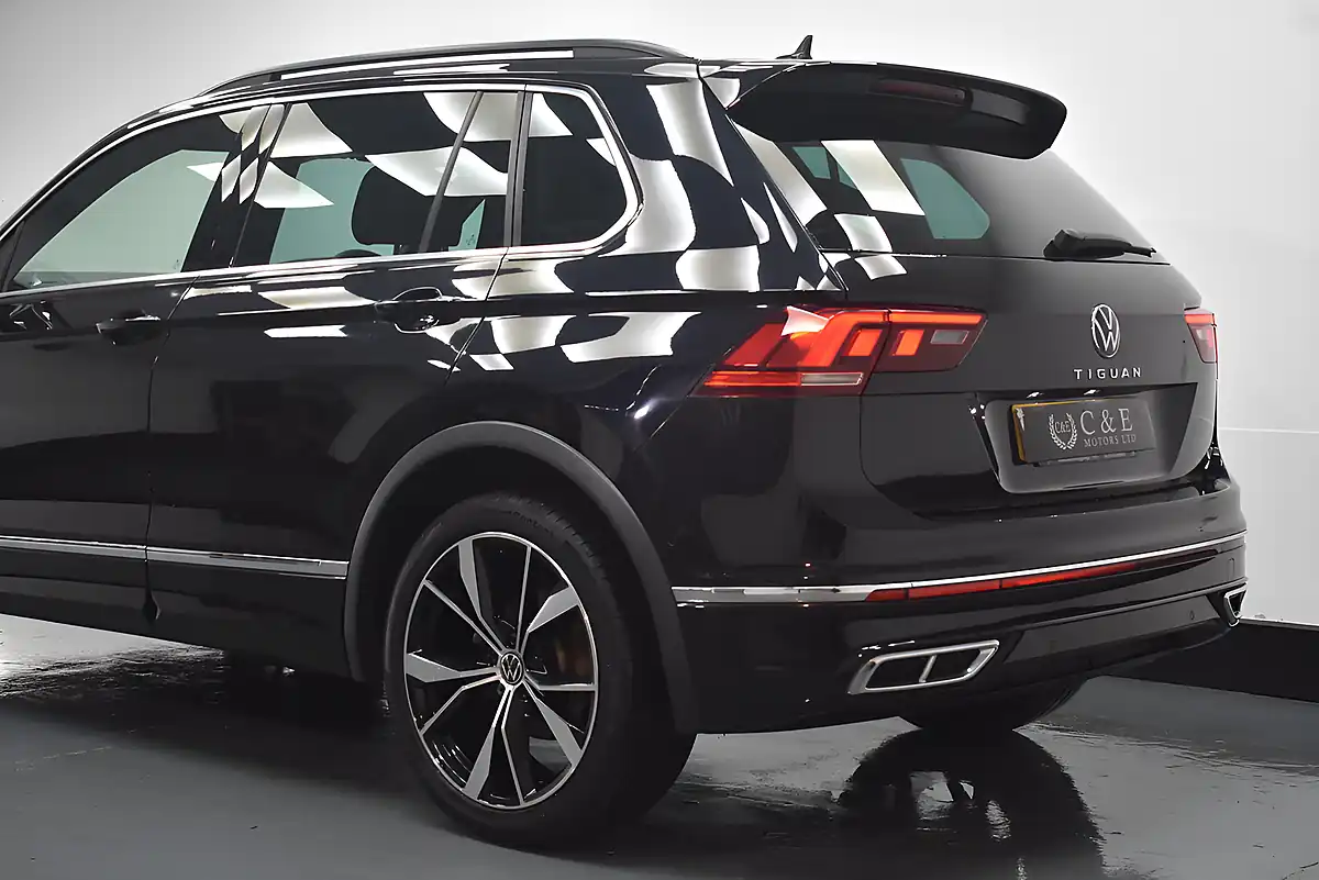 Used 2021 Volkswagen Tiguan R-Line Black - Interior and Exterior details 9