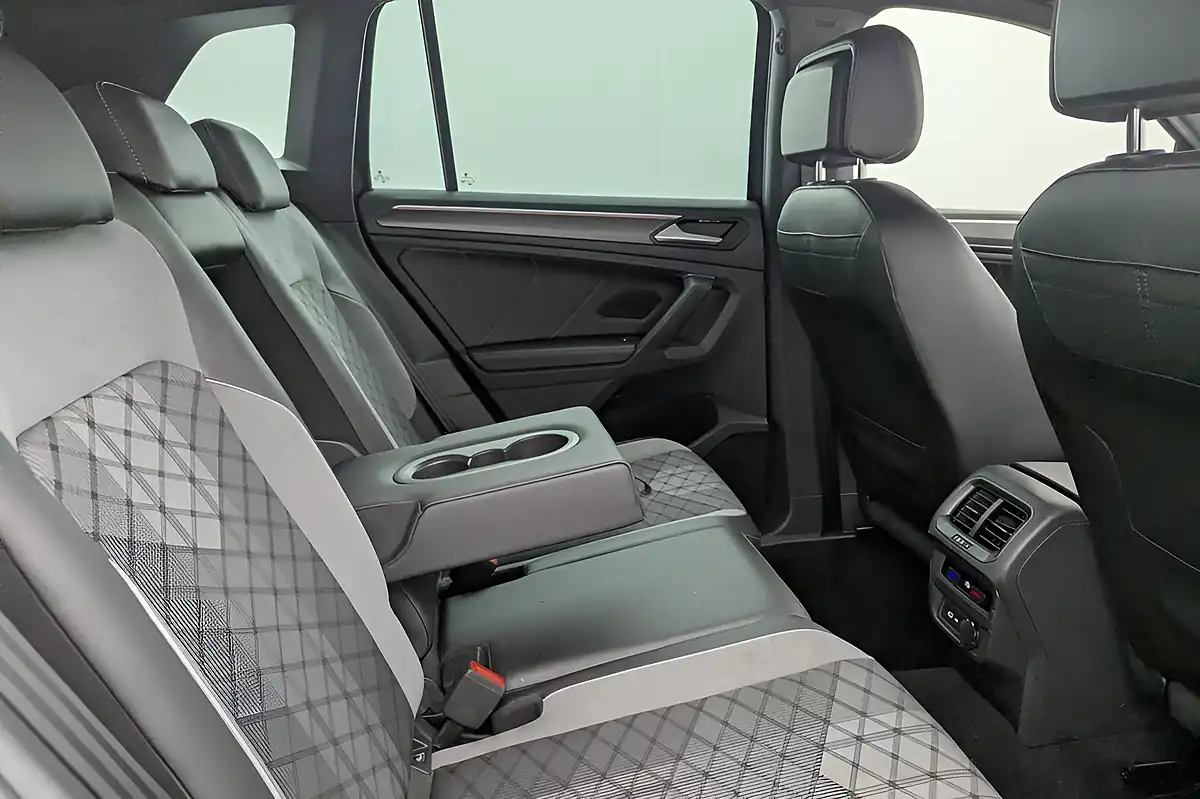 Used 2021 Volkswagen Tiguan R-Line Black - Interior and Exterior details 12