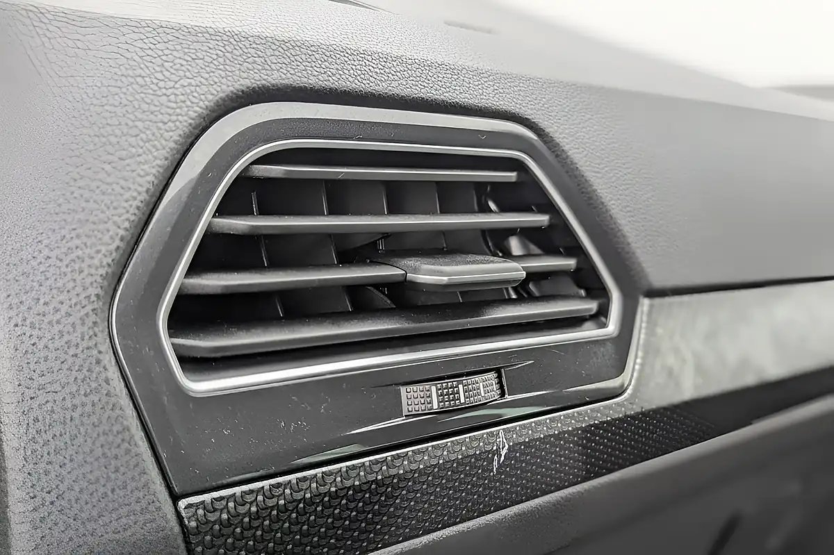 Used 2021 Volkswagen Tiguan R-Line Black - Interior and Exterior details 16
