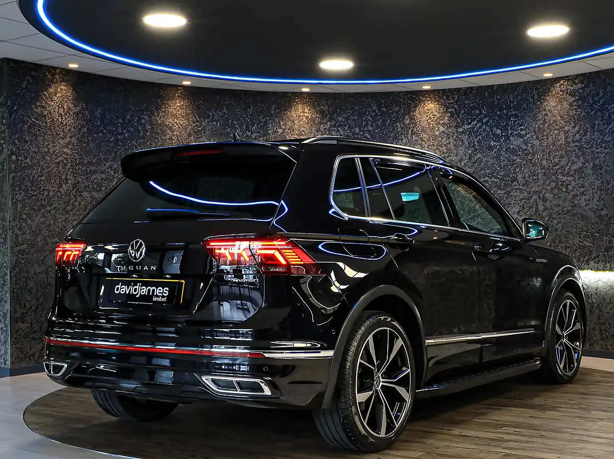 Used 2021 Volkswagen Tiguan R-Line Black - Interior and Exterior details 9