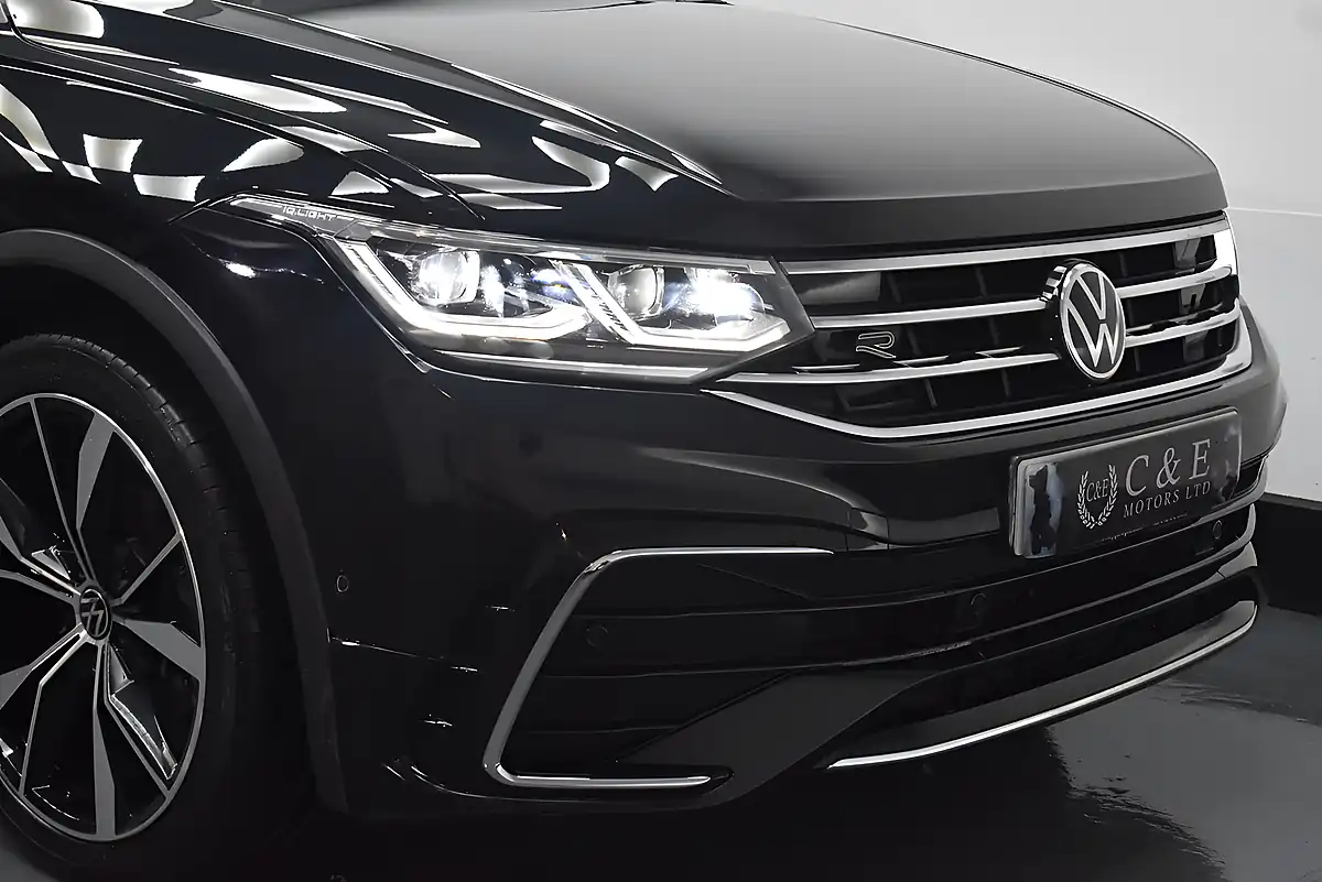 Used 2021 Volkswagen Tiguan R-Line Black - Interior and Exterior details 17