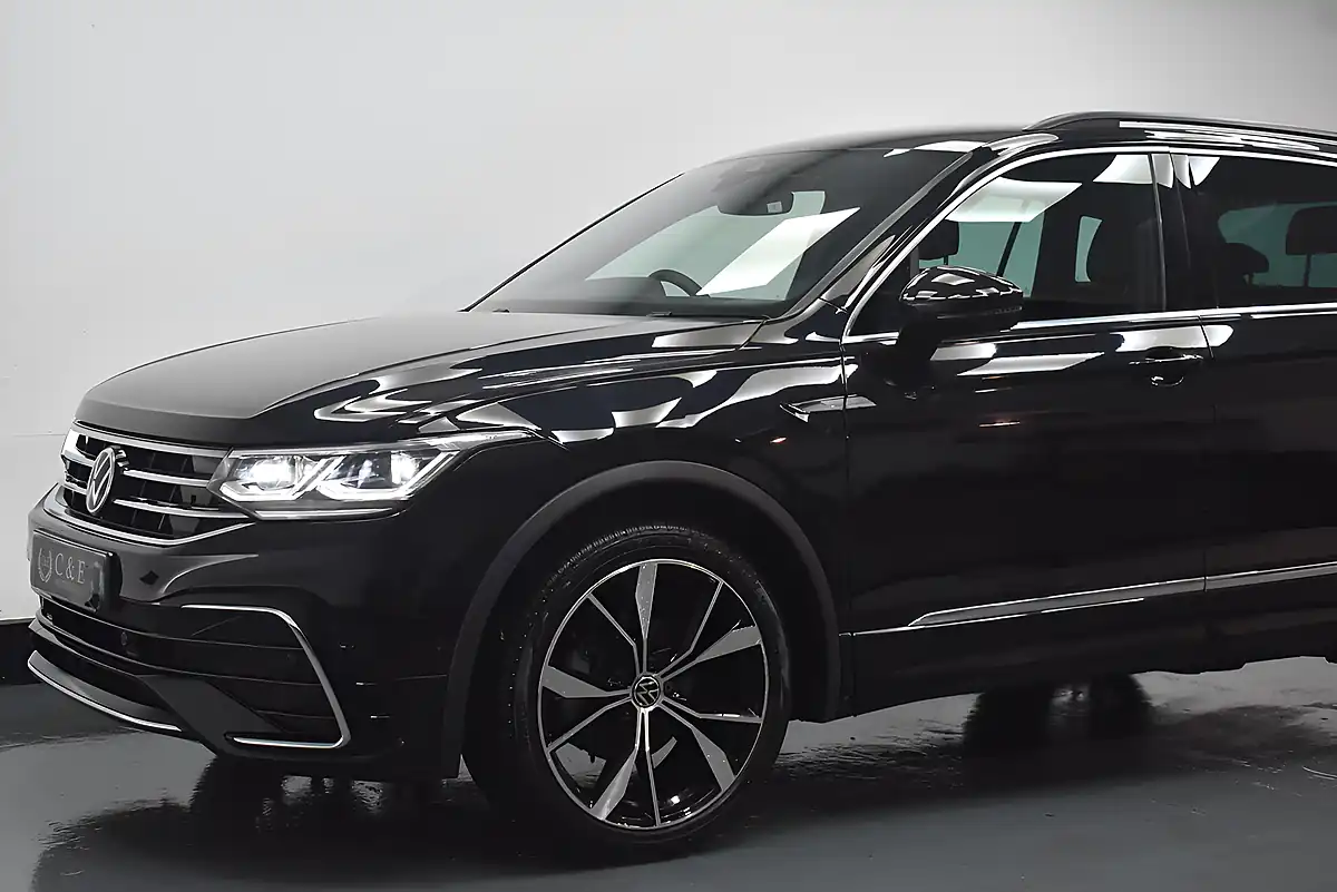 Used 2021 Volkswagen Tiguan R-Line Black - Interior and Exterior details 3