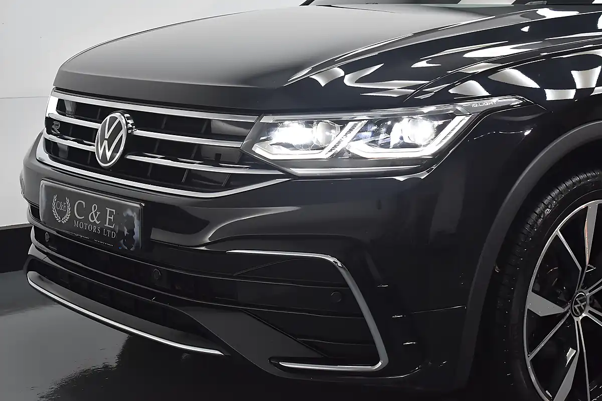 Used 2021 Volkswagen Tiguan R-Line Black - Interior and Exterior details 6