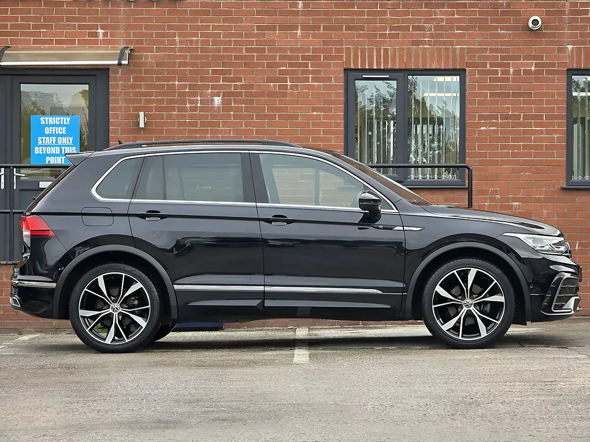 Used 2021 Volkswagen Tiguan R-Line Black - Interior and Exterior details 7
