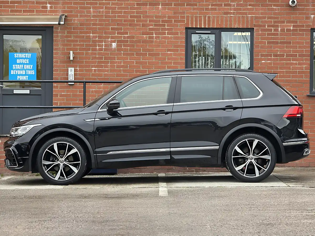 Used 2021 Volkswagen Tiguan R-Line Black - Interior and Exterior details 9