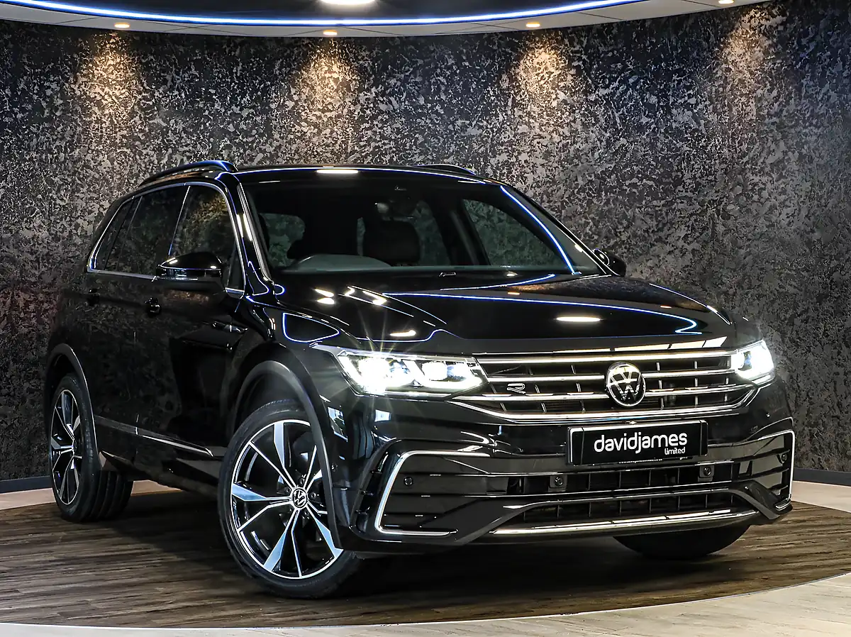 Used 2021 Volkswagen Tiguan R-Line Deep Black - Front View