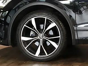 Used 2021 Volkswagen Tiguan R-Line Deep Black - Interior and Exterior details 10