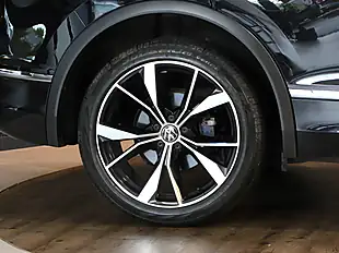 Used 2021 Volkswagen Tiguan R-Line Deep Black - Interior and Exterior details 12