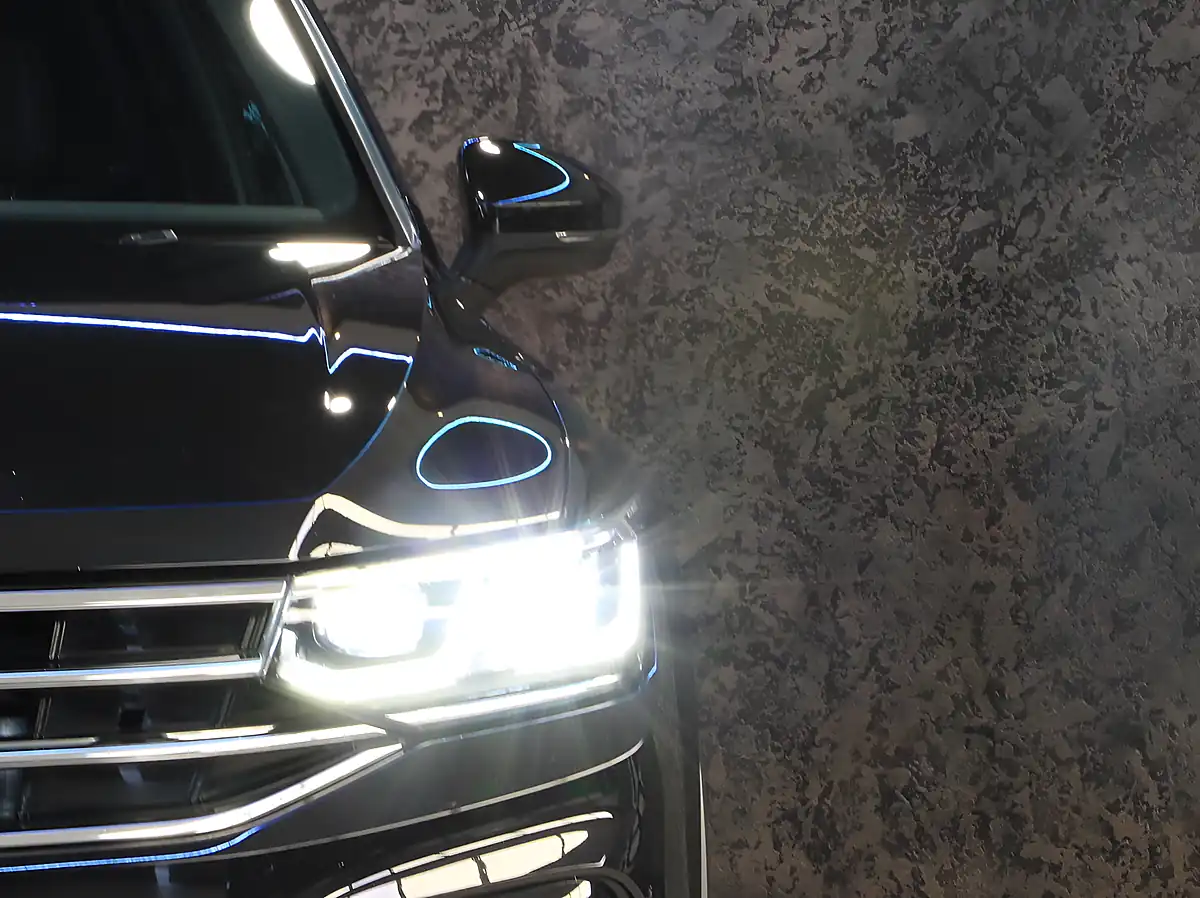 Used 2021 Volkswagen Tiguan R-Line Deep Black - Interior and Exterior details 15