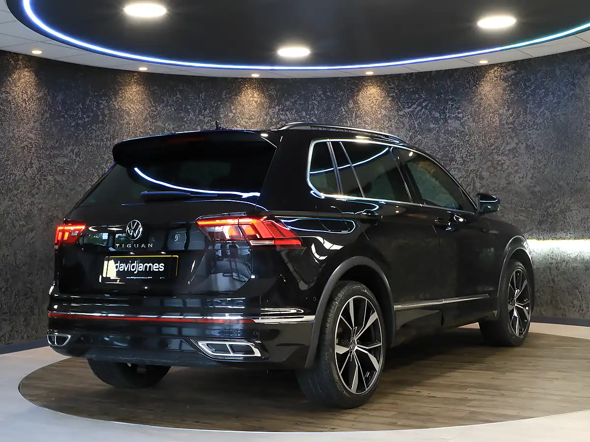 Used 2021 Volkswagen Tiguan R-Line Deep Black - Interior and Exterior details 8