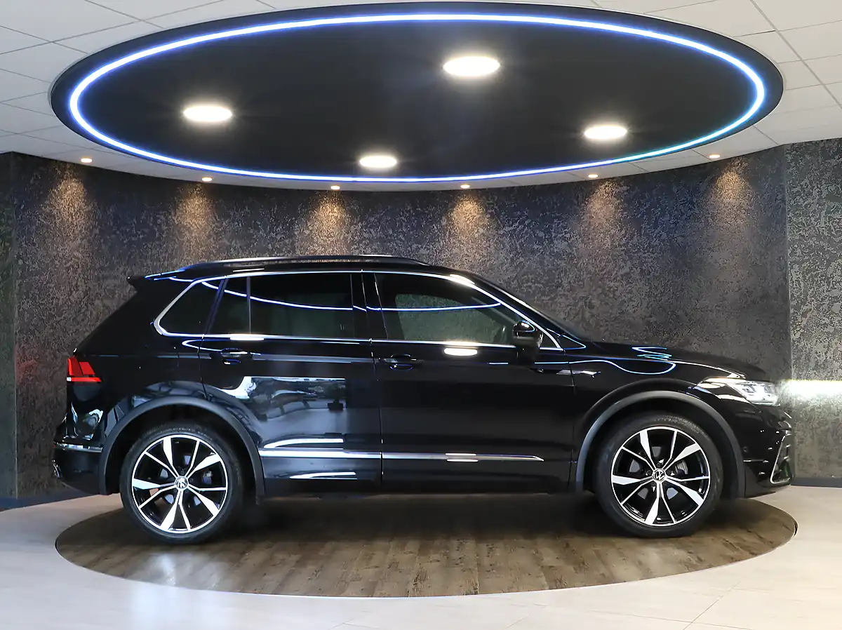 Used 2021 Volkswagen Tiguan R-Line Deep Black - Interior and Exterior details 9