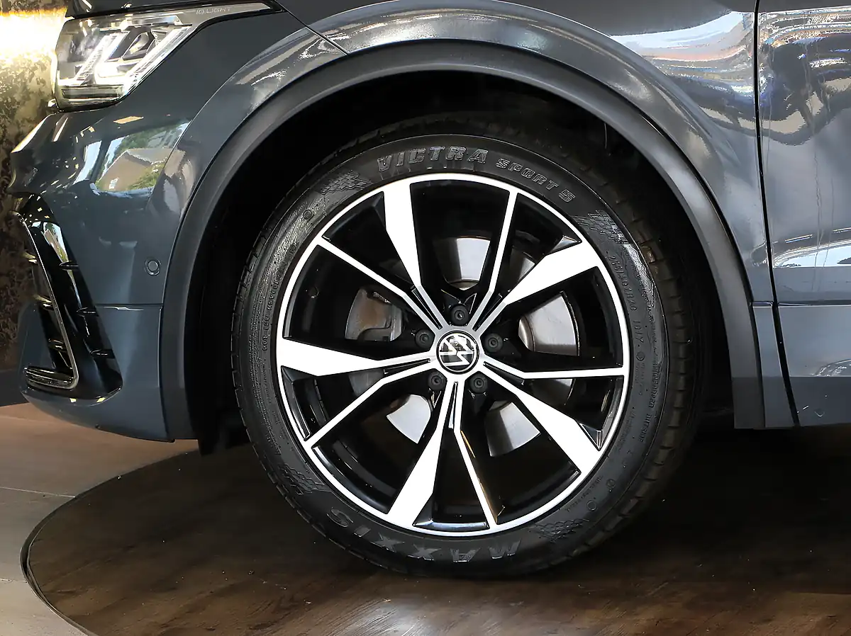 Used 2021 Volkswagen Tiguan R-Line Grey - Interior and Exterior details 10