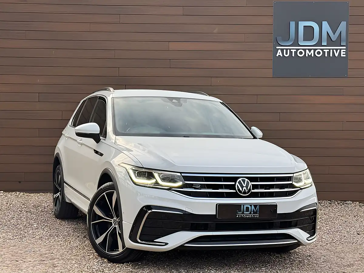 Used 2021 Volkswagen Tiguan R-Line Oryx White - Front View