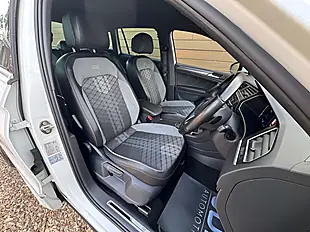 Used 2021 Volkswagen Tiguan R-Line Oryx White - Interior and Exterior details 13