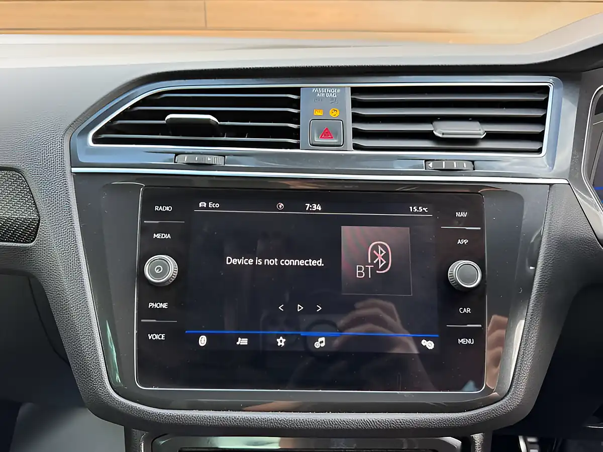 Used 2021 Volkswagen Tiguan R-Line Oryx White - Interior and Exterior details 18