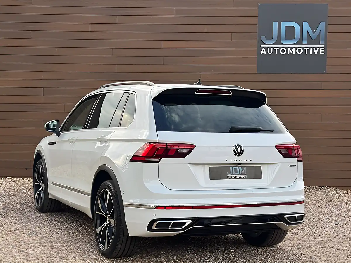 Used 2021 Volkswagen Tiguan R-Line Oryx White - Interior and Exterior details 6