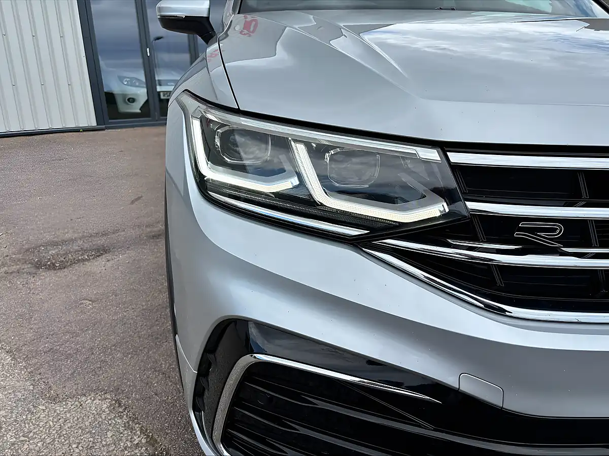 Used 2021 Volkswagen Tiguan R-Line Silver - Interior and Exterior details 10
