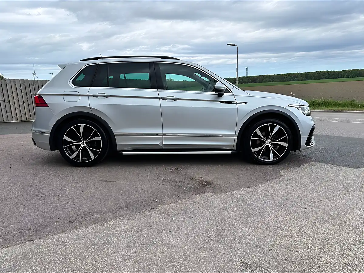 Used 2021 Volkswagen Tiguan R-Line Silver - Interior and Exterior details 9