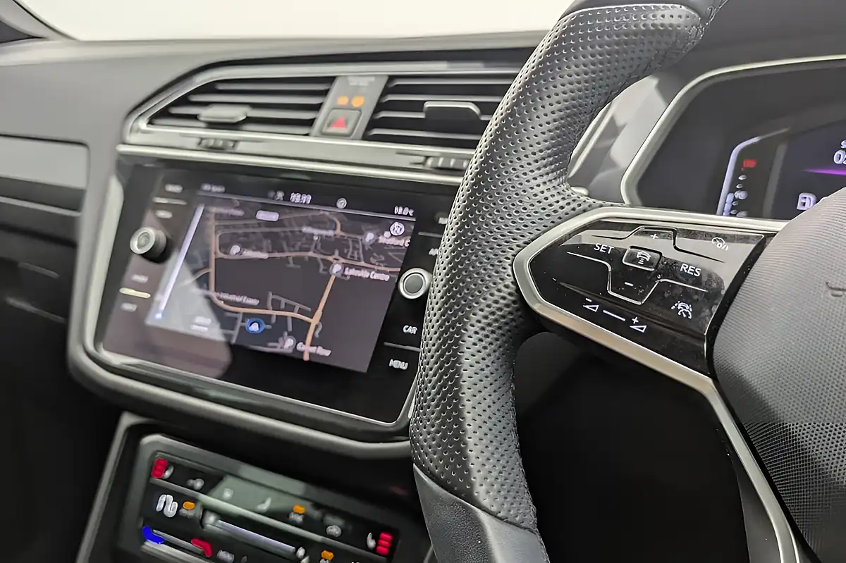 Used 2021 Volkswagen Tiguan R-Line White - Interior and Exterior details 11