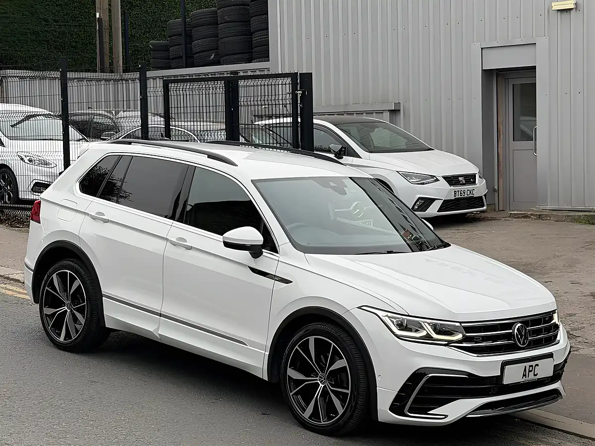 Used 2021 Volkswagen Tiguan R-Line White - Interior and Exterior details 11