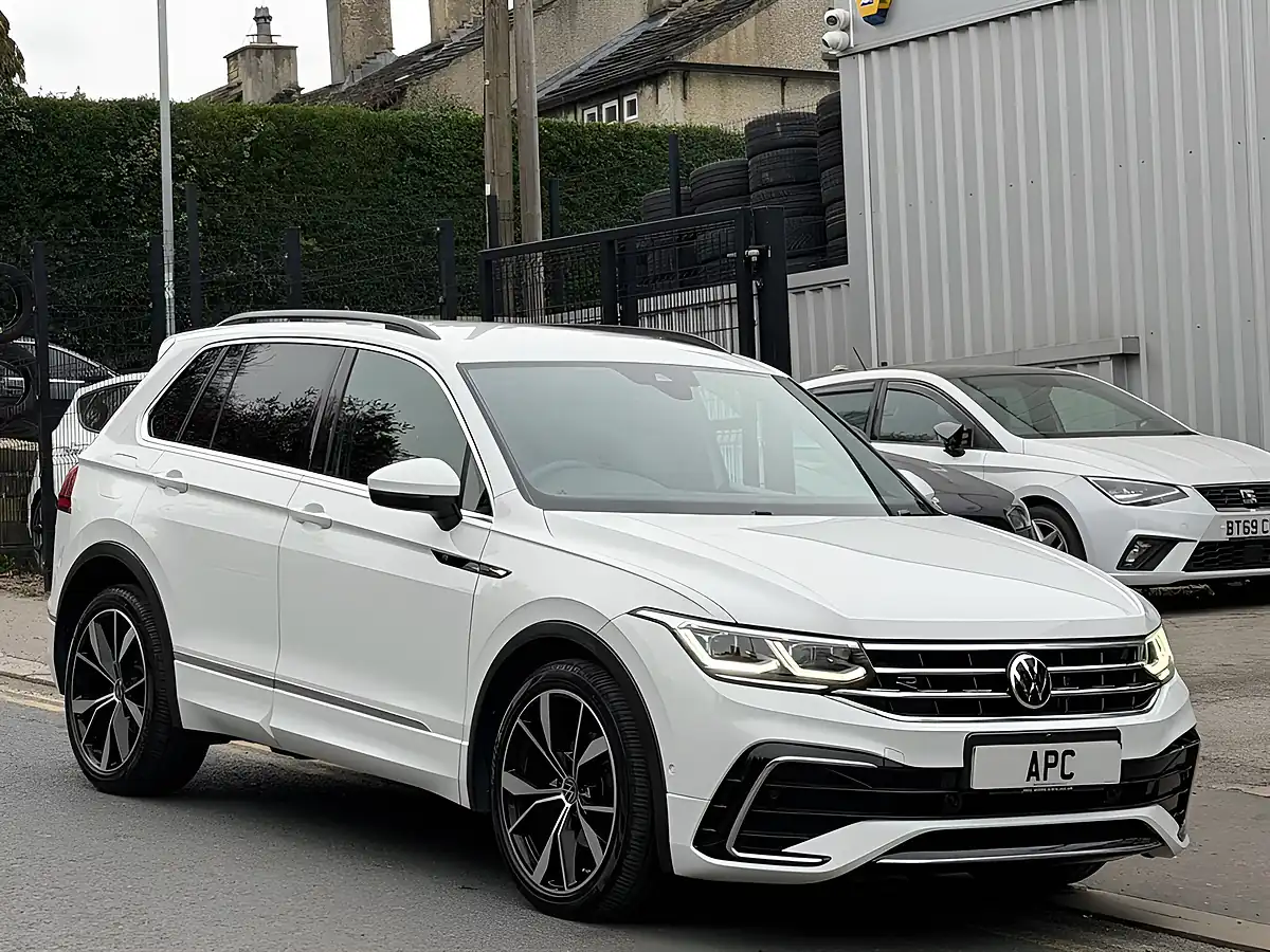 Used 2021 Volkswagen Tiguan R-Line White - Interior and Exterior details 13