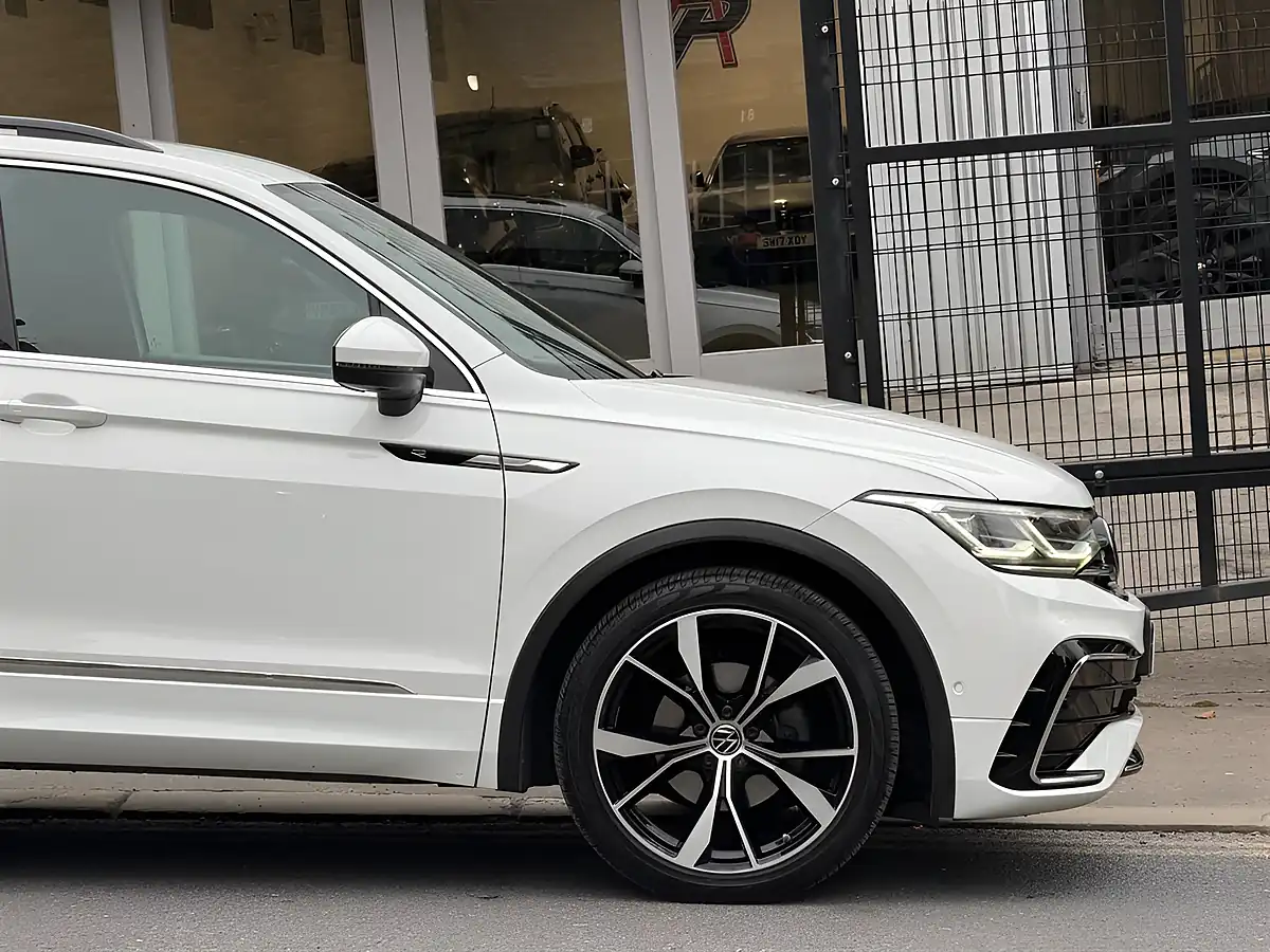 Used 2021 Volkswagen Tiguan R-Line White - Interior and Exterior details 15