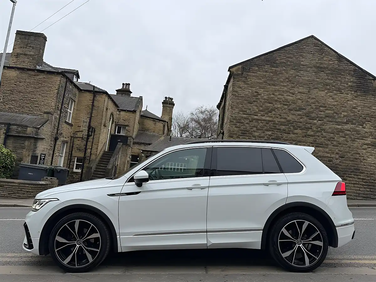 Used 2021 Volkswagen Tiguan R-Line White - Interior and Exterior details 8