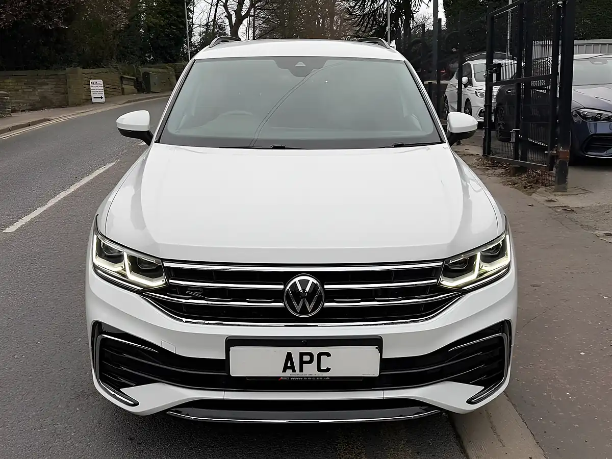 Used 2021 Volkswagen Tiguan R-Line White - Interior and Exterior details 9