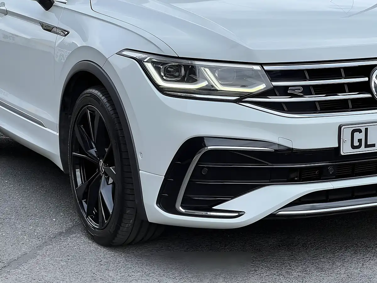 Used 2021 Volkswagen Tiguan R-Line White - Interior and Exterior details 15