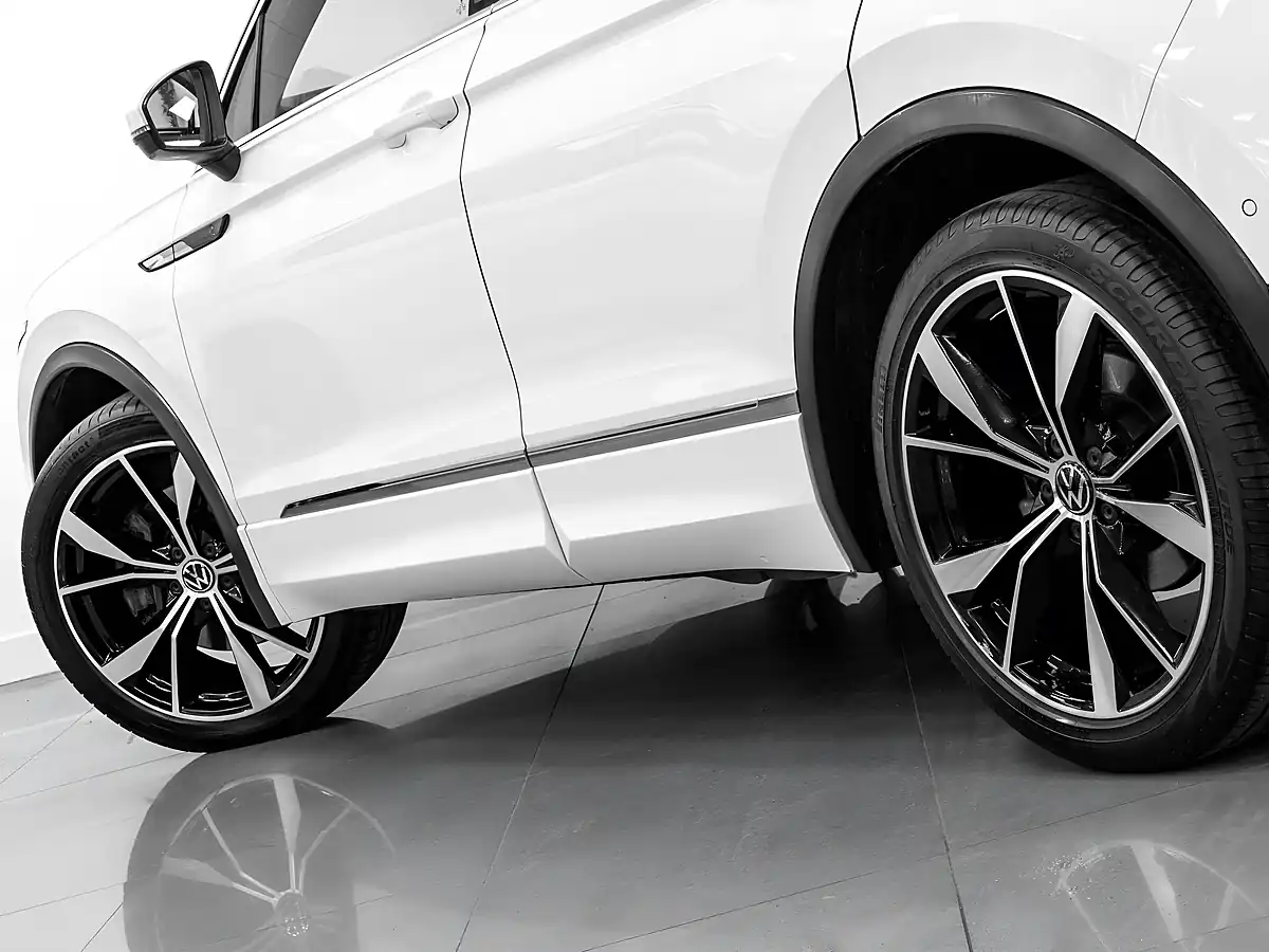 Used 2021 Volkswagen Tiguan R-Line White - Interior and Exterior details 12