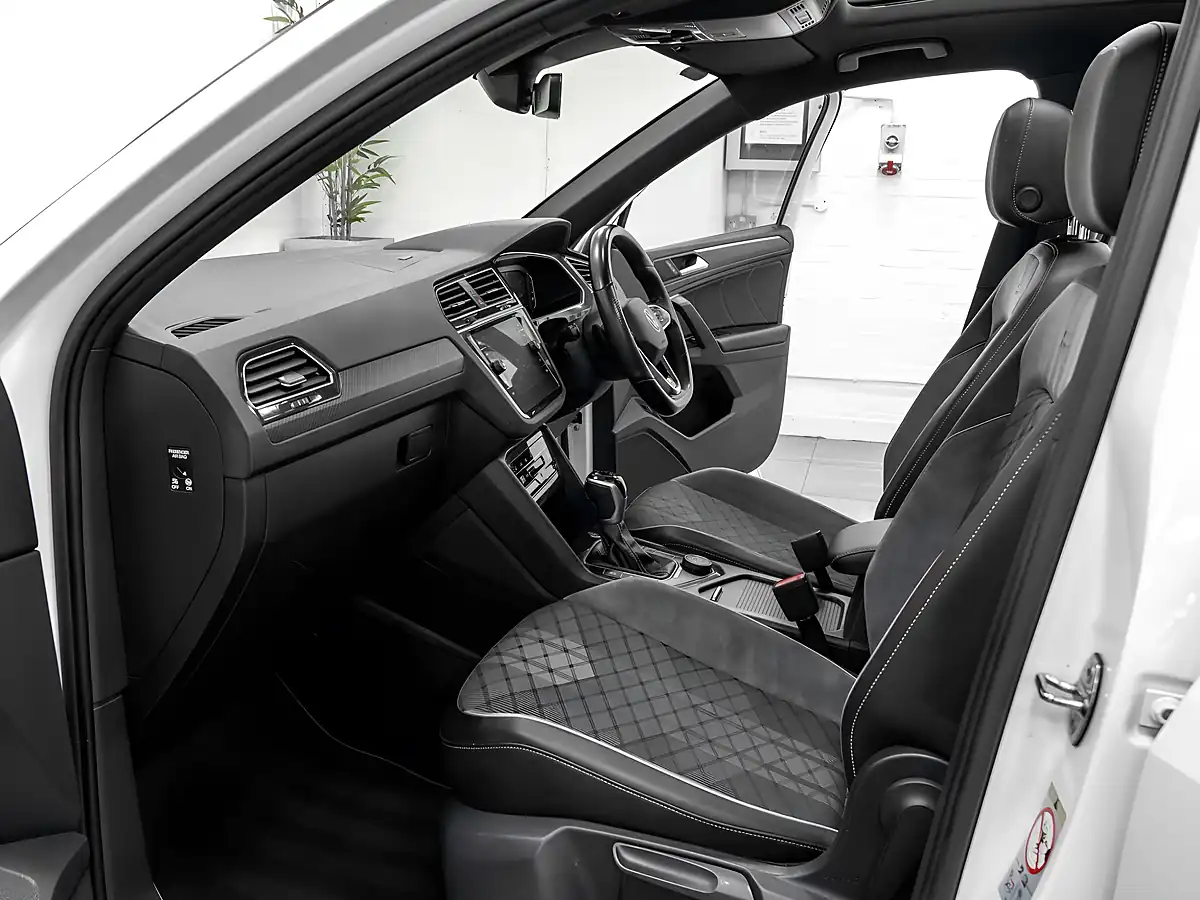 Used 2021 Volkswagen Tiguan R-Line White - Interior and Exterior details 16