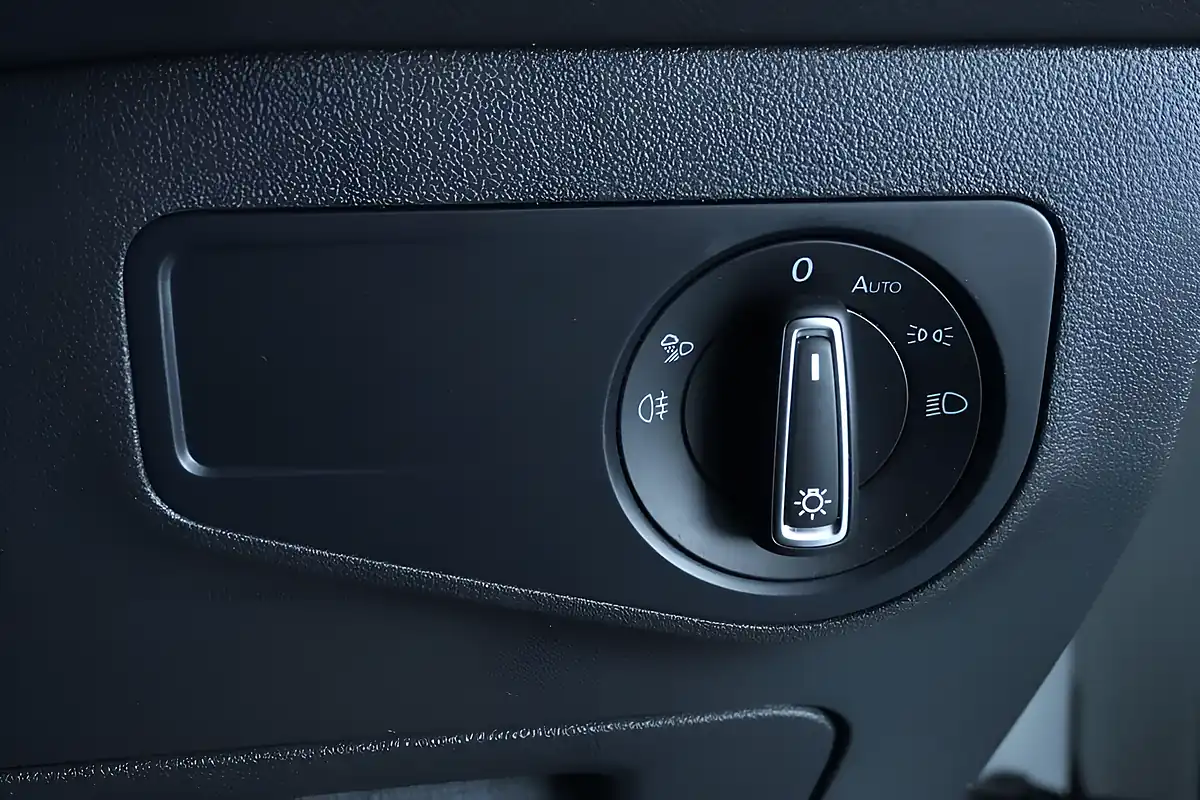 Used 2021 Volkswagen Tiguan R-Line White - Interior and Exterior details 12