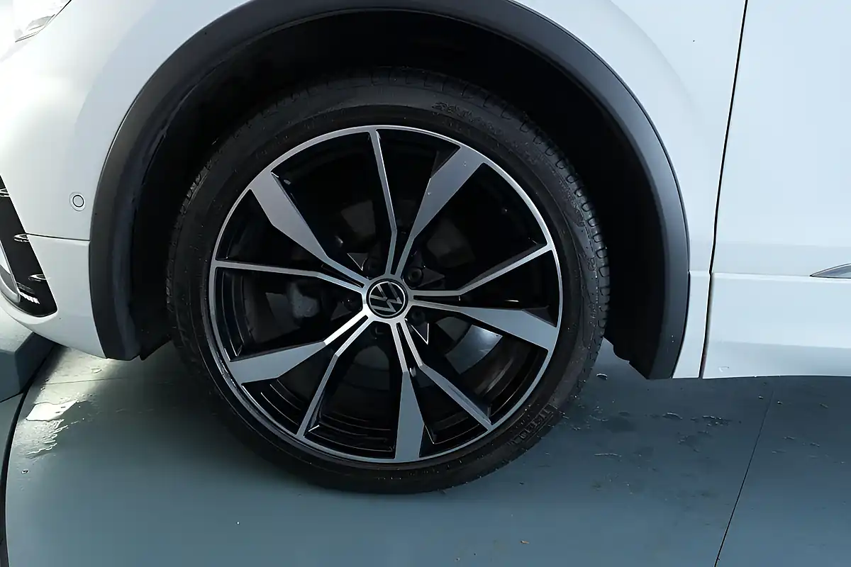 Used 2021 Volkswagen Tiguan R-Line White - Interior and Exterior details 14