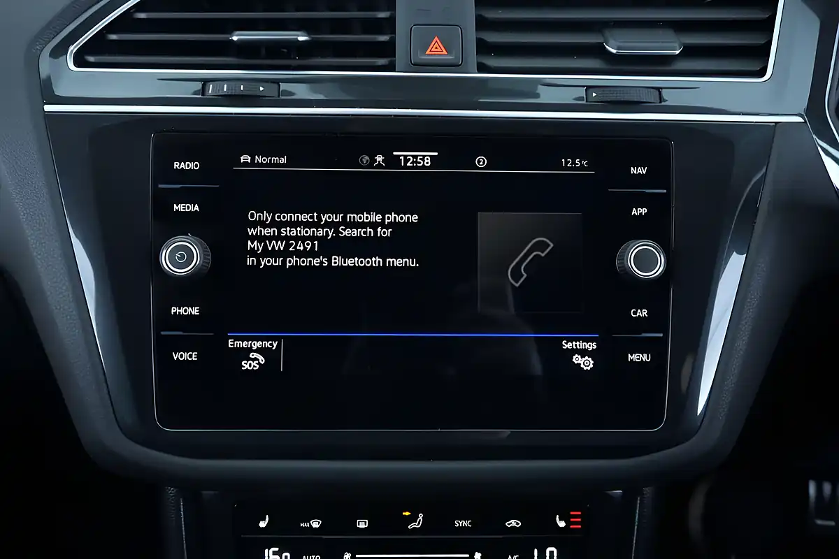 Used 2021 Volkswagen Tiguan R-Line White - Interior and Exterior details 16