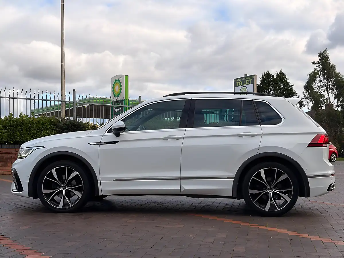 Used 2021 Volkswagen Tiguan R-Line White - Interior and Exterior details 10