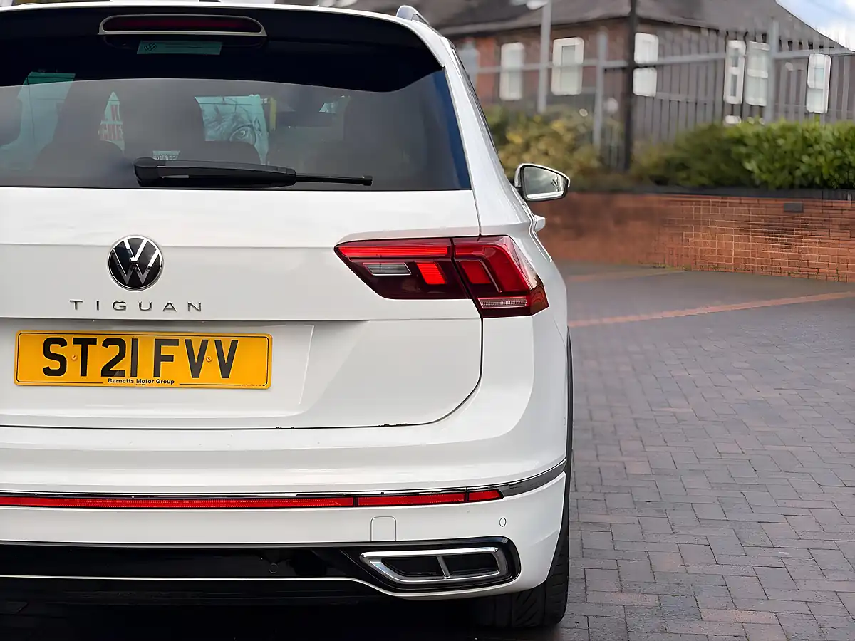Used 2021 Volkswagen Tiguan R-Line White - Interior and Exterior details 13