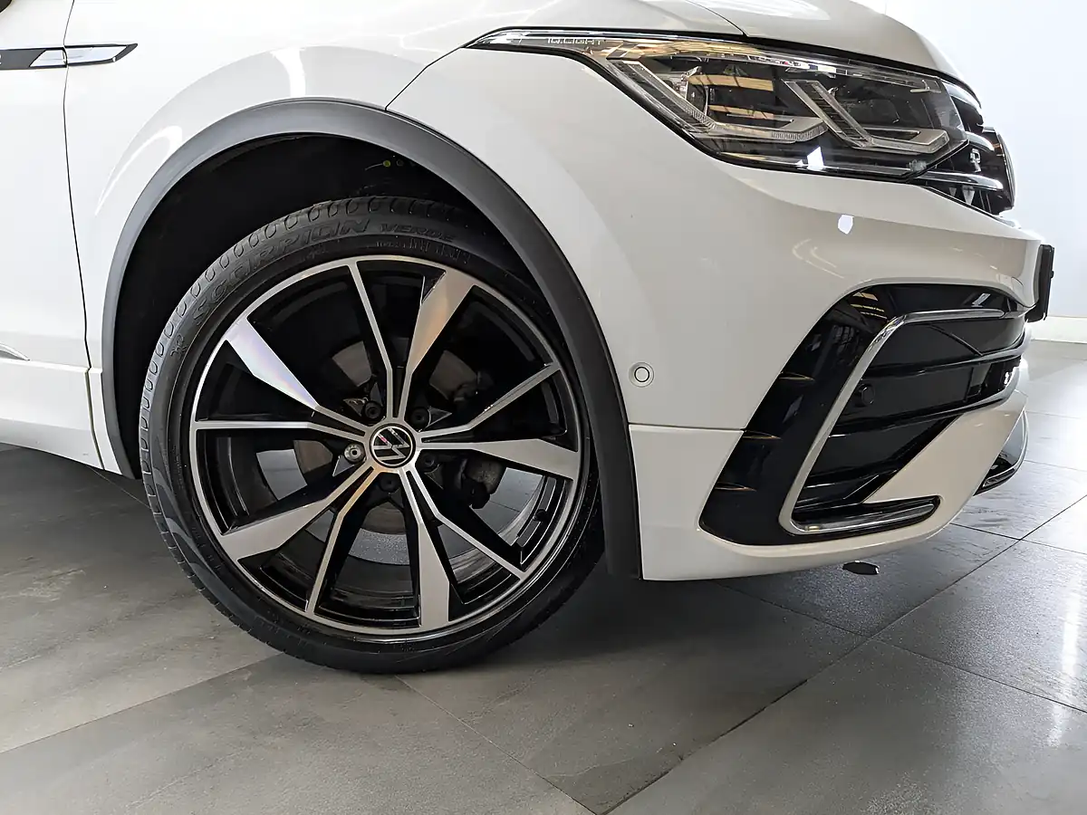 Used 2021 Volkswagen Tiguan R-Line White - Interior and Exterior details 2