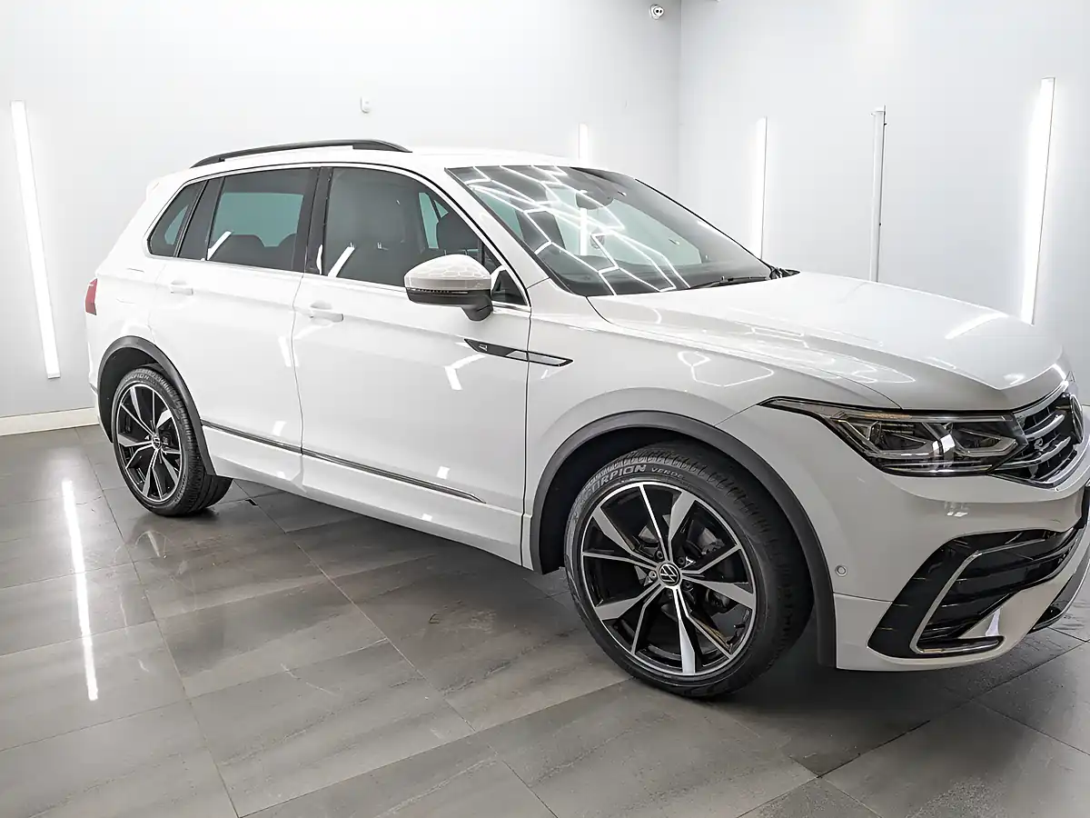 Used 2021 Volkswagen Tiguan R-Line White - Interior and Exterior details 5